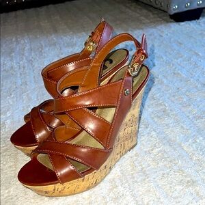 🤩SUPER SALE 🤩Guess Brown Leather Wedge Sandals with Strappy Design